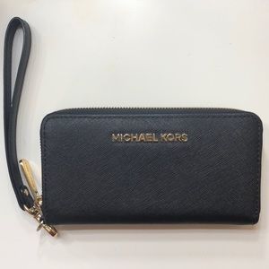 BLACK Micheal Kors Jet Set Travel Flat Wallet